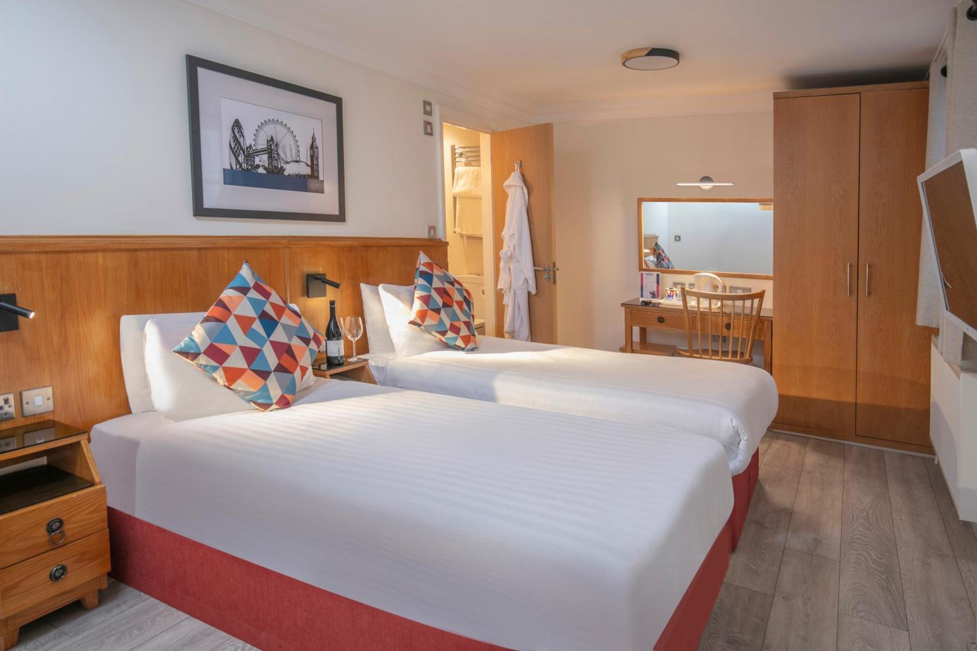 Standard Twin Room,1526932159:JPEG